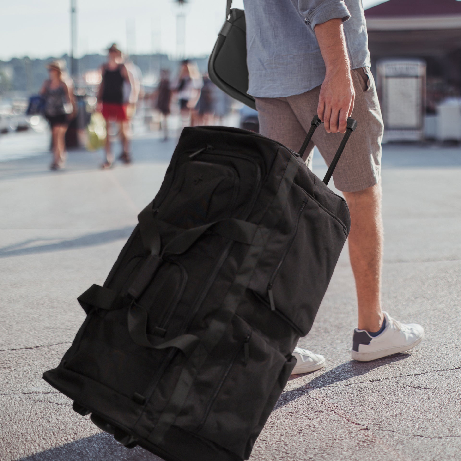 Large duffel bag fashion with wheels