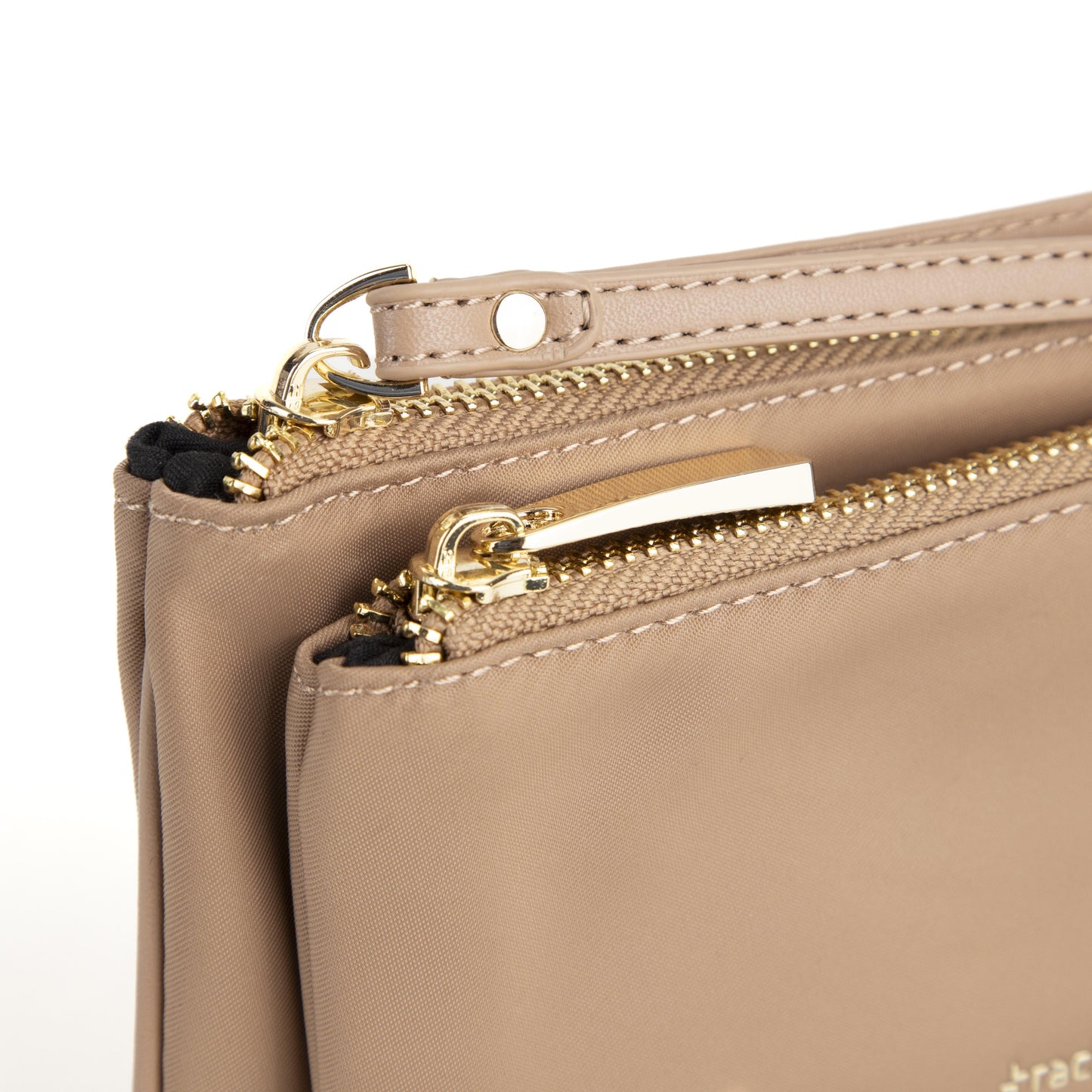 Portefeuille à rabat Tracker Luxelite Wristlet