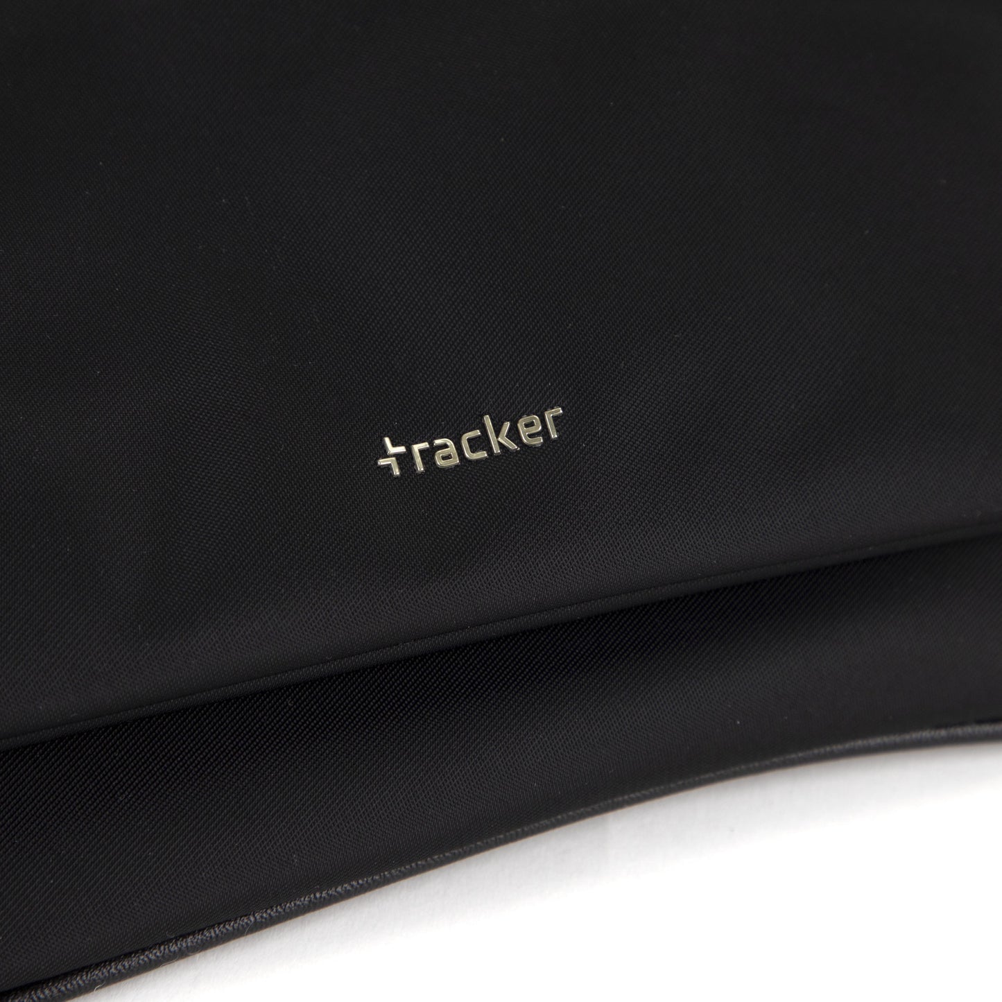 Portefeuille à rabat Tracker Luxelite Wristlet