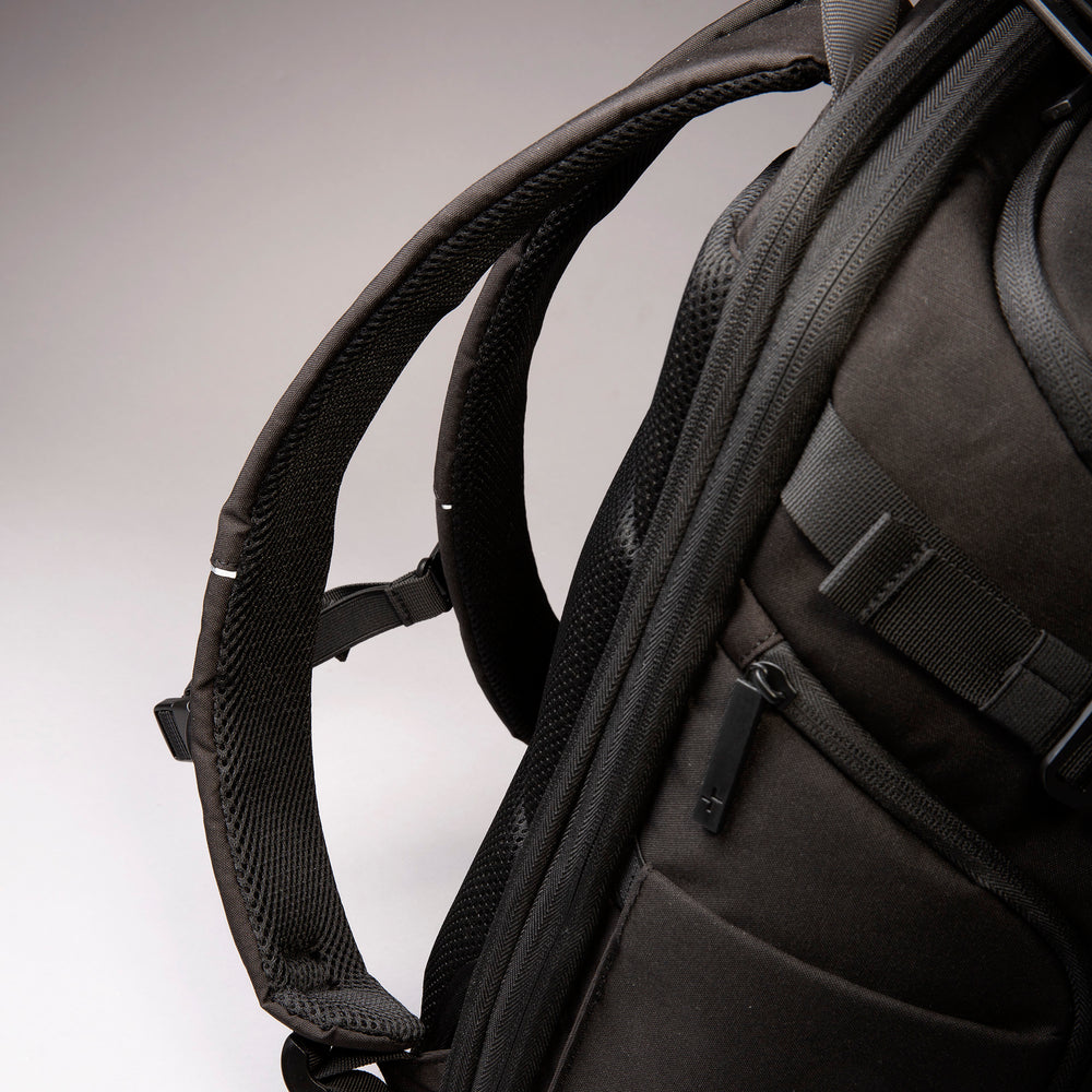 The 5 Continents Backpack - Bentley